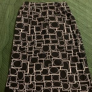 Plus Size 20 Skirt Black & White  Ashley Stewart